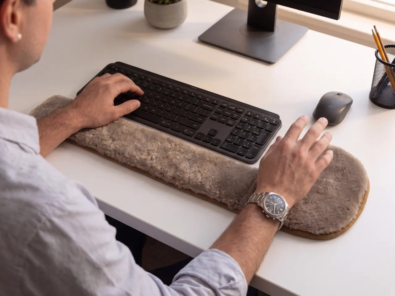 Sheepskin keyboard pad with right-hand mouse rest